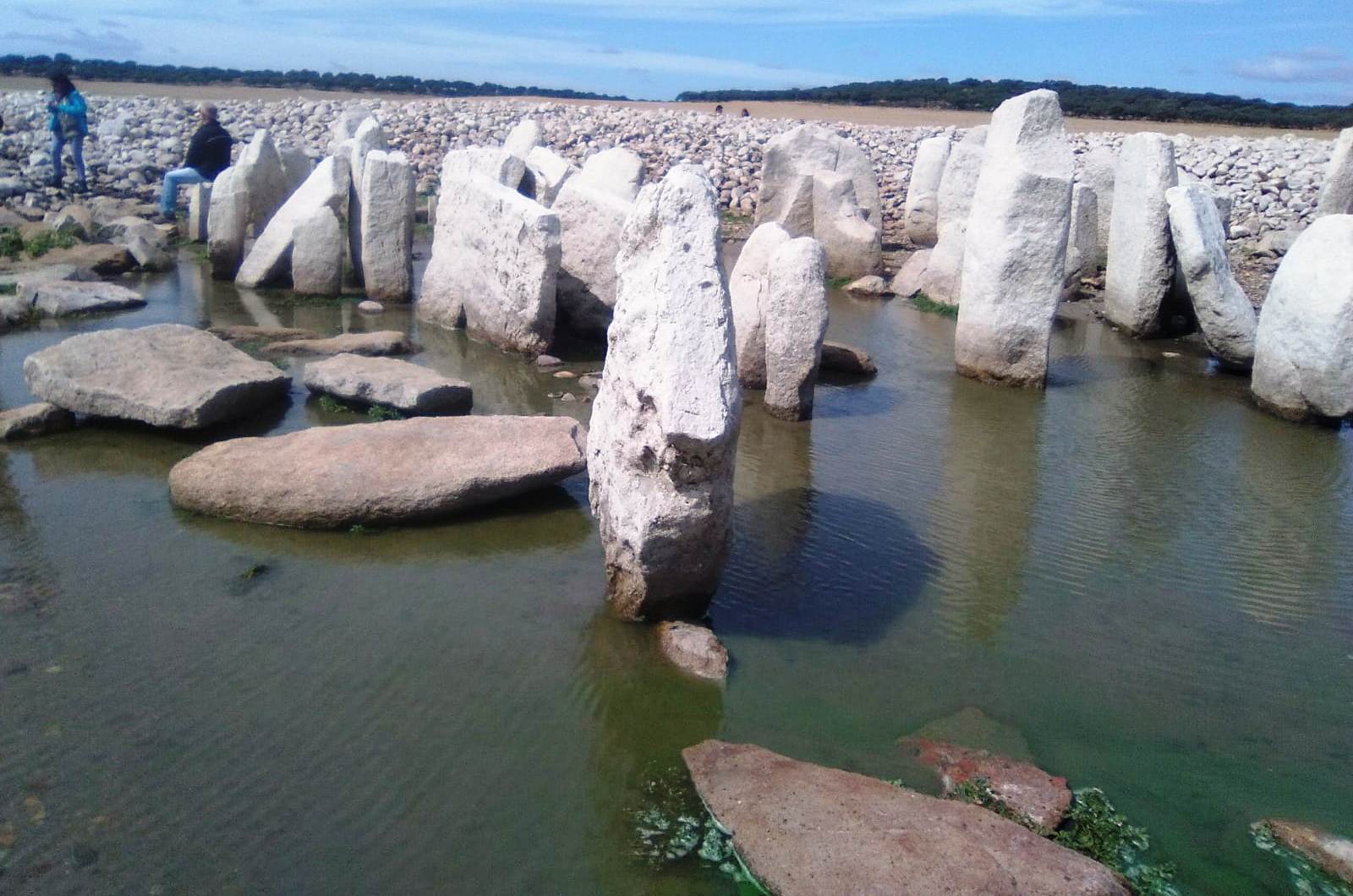 El agua ha empezado a entrar en el monumento