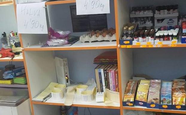 Algunos de los productos que se vendían en la tienda clausurada