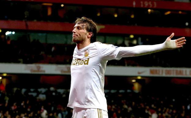 Michu celebra un gol con el Swansea. /Efe
