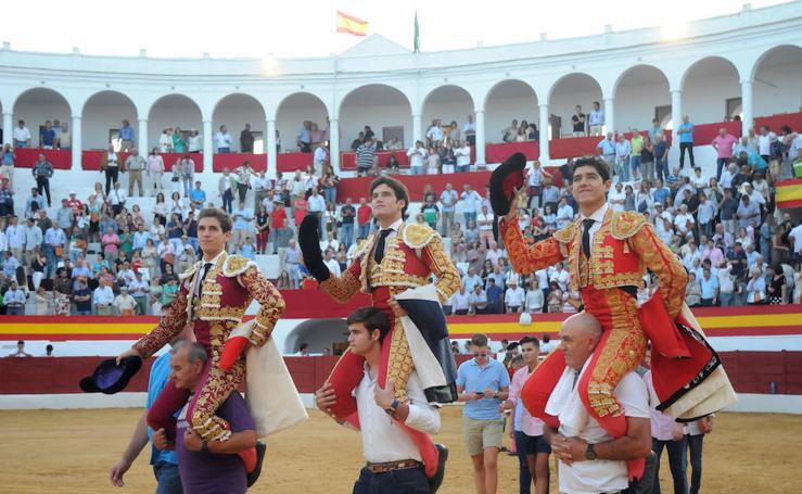 Ginés Marín, Garrido y Luis David Adame se reparten nueve orejas en Zafra