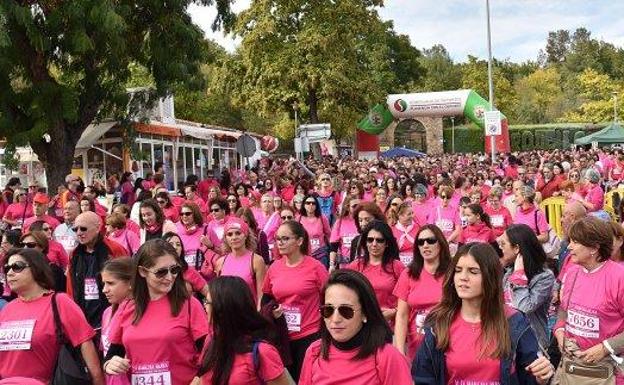Imagen de la Marcha Rosa celebrada el año pasado en Plasencia:. HOY/