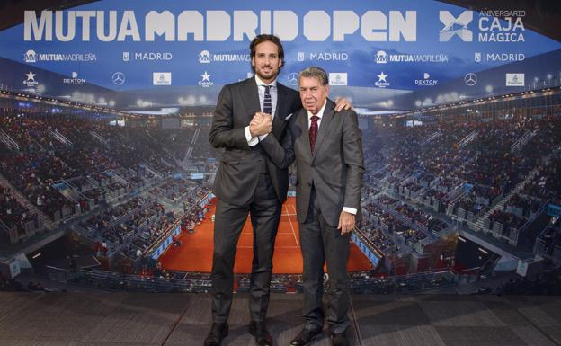 Feliciano López (i) y Manolo Santana. /Mutua Madrid Open