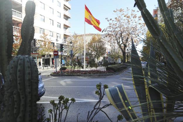 Recreación. La enseña irá en la zona de Virgen de la Montaña y Cánovas. :: Montaje de armando méndez/