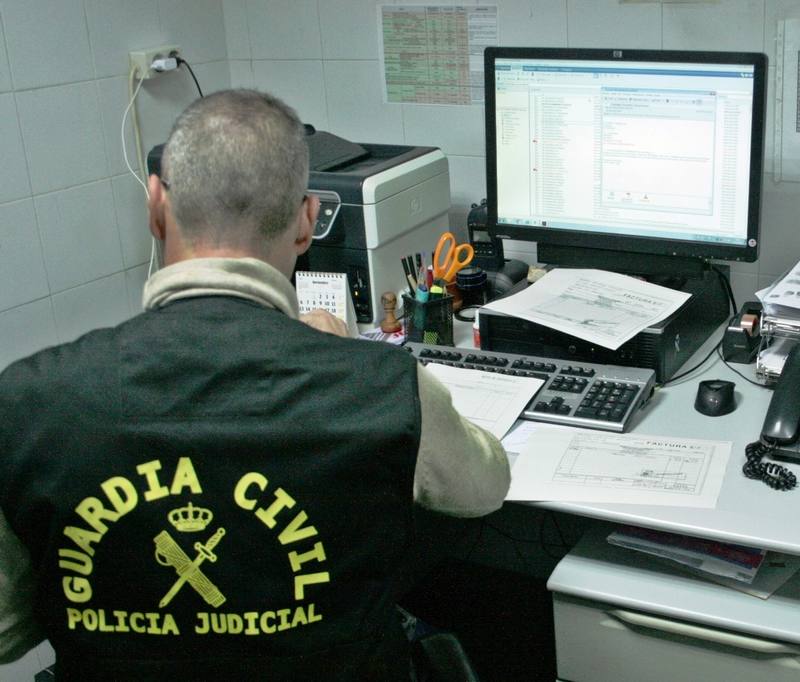 Intervención de la Guardia Civil por la entrega fraudulenta de aceitunas:: HOY/