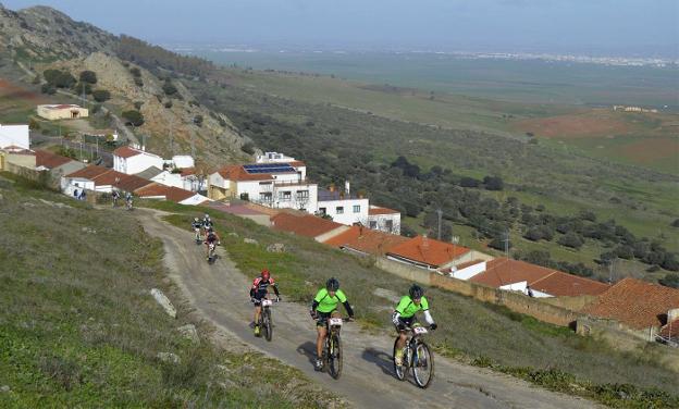 La carrera ofrece vistas únicas a participantes y espectadores. :: hoy/