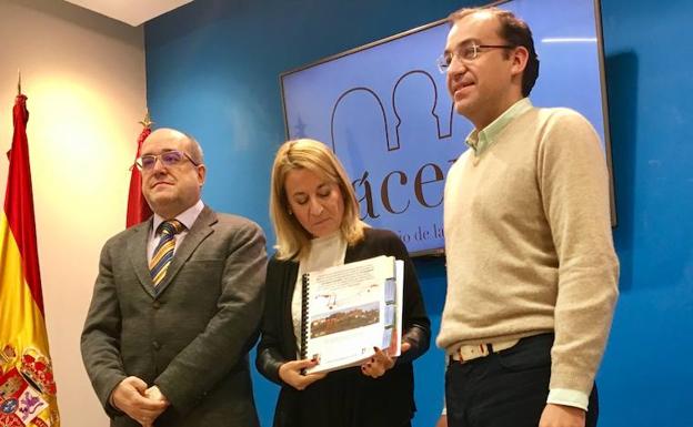 Valentín Pacheco, Elena Nevado y Rafael Mateos. /ALTAMIRANO