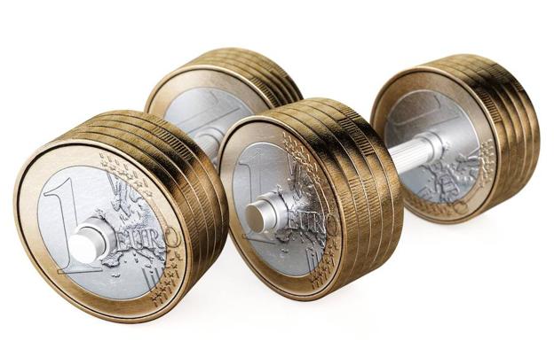 El euro escala a máximos desde 2014 y se aproxima a 1,23 dólares