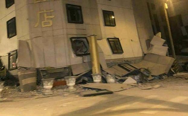 Vista del hotel Tongshuai dañado tras el terremoto./EFE