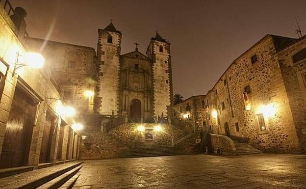 Cáceres celebra este viernes el Día Mundial de la Poesía con una ruta poética por la Ciudad Monumental