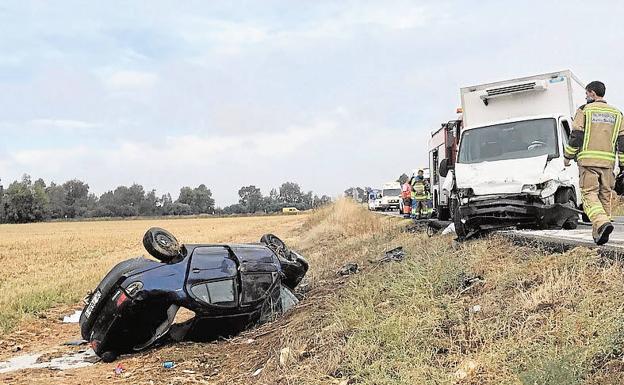 Uno de los accidentes más graves de 2017 dejó tres fallecidos en Novelda, entre ellos un niño de dos años:. HOY/