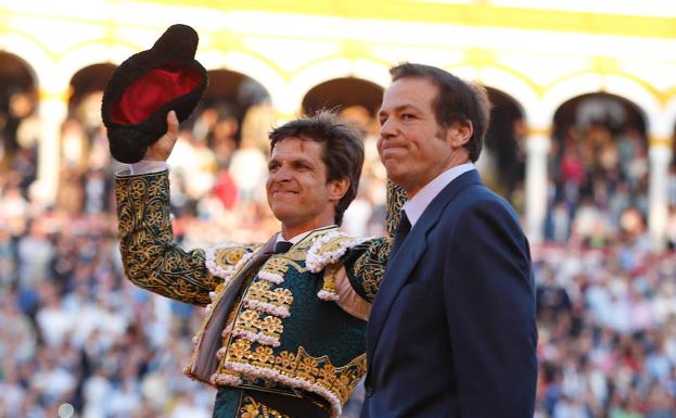El Juli, grande, por la Puerta del Príncipe