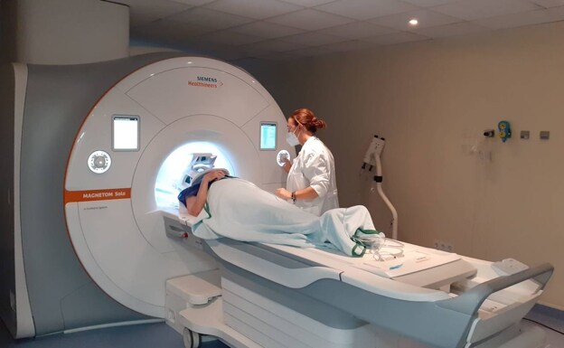 El hospital San Pedro en Cáceres estrena el equipo de resonancia más