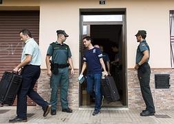 Edificio donde ha aparecido muerta la mujer. / Biel Aliño (Efe)/