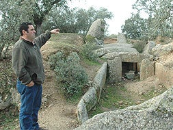 La Junta comprará el dolmen de Láqcara y lo hará visitable. / BRÍGIDO/