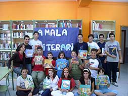 Alumnos de portugués del Instituto Maestro Domingo Cáceres en una de las actividades que realizan para aprender este idioma.| CEDIDA/