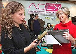 AOEX inaugura su rastrillo