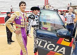 Jairo Miguel y Emilio de Justo en el festejo suspendido en mayo de 2011. : HOY/