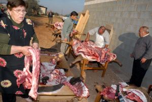Una matanza es como un trabajo en cadena en el que cada uno desempeña una función. / C. MORENO/