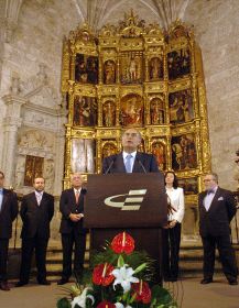 El presidente de Caja Extremadura inaugurando el XXVIII Salón. /HOY/
