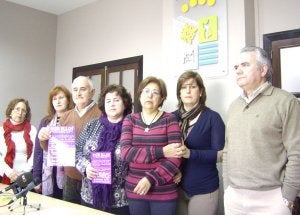 Padres de la comarca que han perdido a sus hijos. :: F. H./