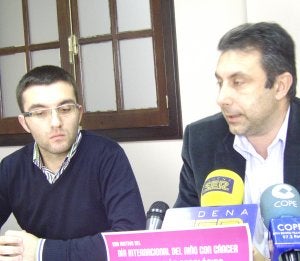 Antonio Ortiz con el edil de Oenegés, Juan Antonio Vicioso. :: F. H./