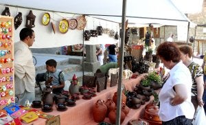 Puestos del mercado en Guijo. :: M.A.M./