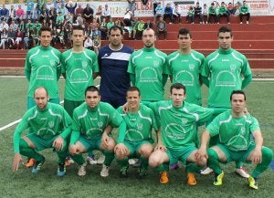 Formación del Racing Valverdeño en Aceuchal. :: FERNANDO NEGRETE/