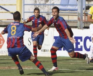 Uru, autor de uno de los goles del Extremadura UD ayer en el Francisco de la Hera. :: J. M. ROMERO/