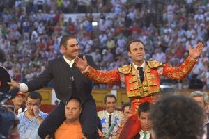 Antonio Ferrera sale vencedor en su encerrona con los victorinos