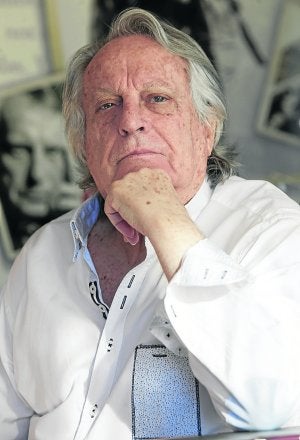«Con veinte años menos me echaba a la calle»