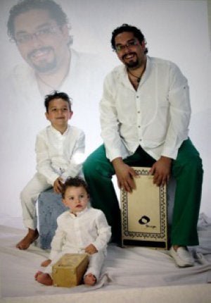 Pakito Suárez con sus hijos, Pakito Suárez III y Ramón. ::
CEDIDA/