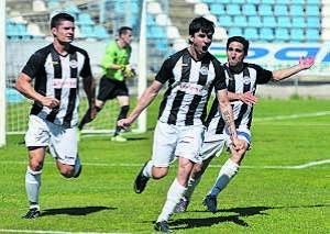 La UD Badajoz avanza firme y sin fisuras