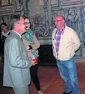 Miguel Urbina junto a representantes empresariales. ::
JSP/
