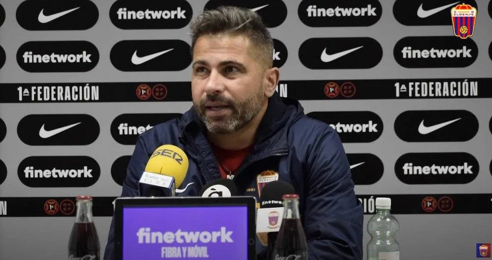Antonio Castaño: «Soy feliz con el fútbol, que es lo que me apasiona»