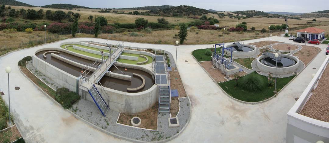 La Estación de Aguas Residuales (EDAR) de Alconchel funcionará con placas fotovoltaicas