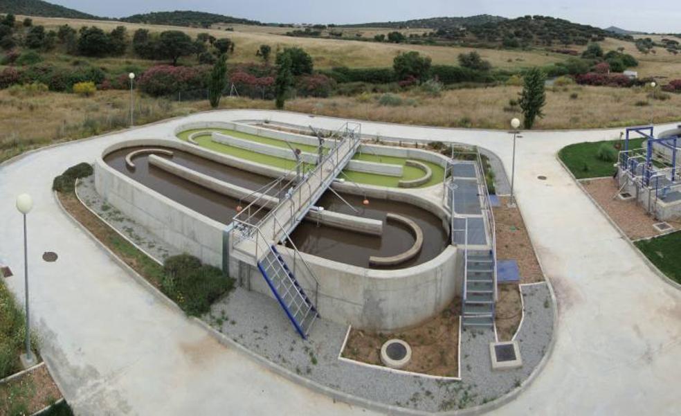 La Estación de Aguas Residuales (EDAR) de Alconchel funcionará con placas fotovoltaicas