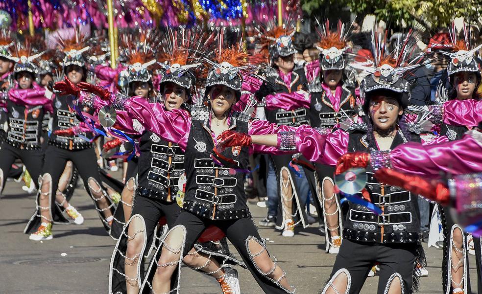 La Comparsa Stanmajaras luce esta tarde en el desfile del Carnaval de Badajoz