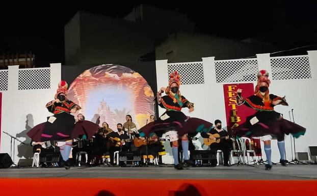 Festibarros concluyó anoche con éxito de público en las sillas del Atrio