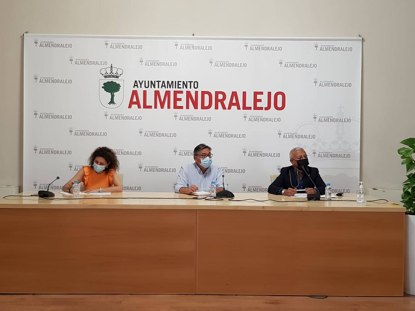 Policía Nacional refuerza la vigilancia en la ciudad con dos unidades UPR ante la llegada de 4.000 temporeros