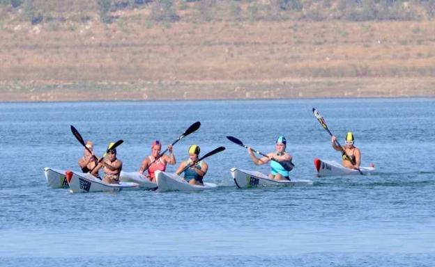 Un centenar de deportistas participan en los campeonatos de España de socorrismo y salvamento