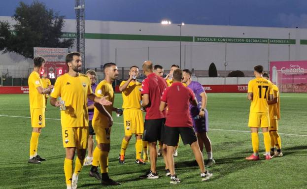 El futbolista uruguayo Gio Zarfino se desvincula del Extremadura UD