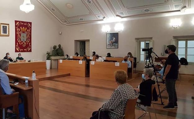 El público vuelve a acudir a un Pleno municipal este mes de septiembre
