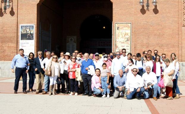 Un centenar de asociados de la Peña Taurina Luis Reina acompañaron a Emilio de Justo en Las Ventas