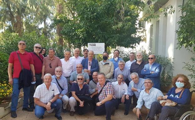 Los antiguos alumnos del Colegio Menor Santa Ana ya tiene una placa de recuerdo en la Piedad