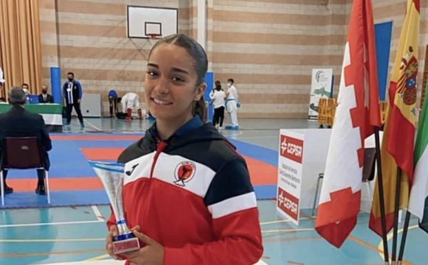 Paola García Lozano logra el Campeonato de Extremadura de karate
