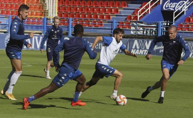 Los jugadores del Extremadura desconvocan la huelga y jugarán el domingo