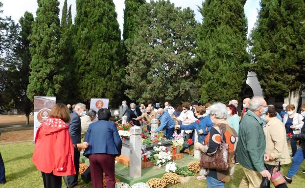 La asociación de memoria histórica pide licencia para el memorial a las víctimas del franquismo en Almendralejo