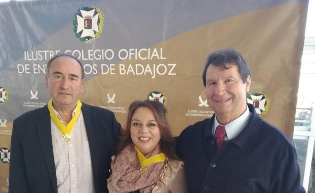 Alrex Almendralejo recibe la 'Gran cruz' del Colegio Oficial de Enfermería
