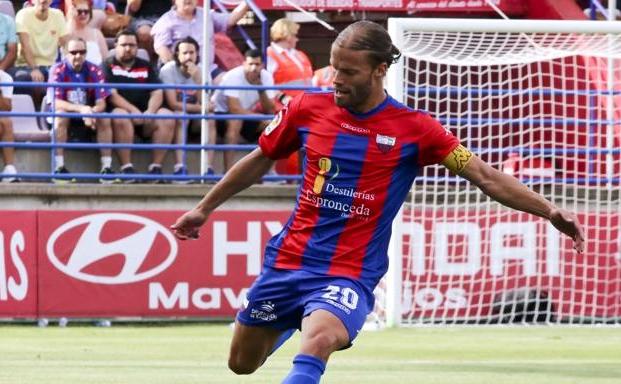 Aitor Fernández deja el fútbol