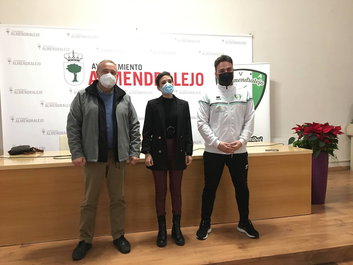 Los clubes de Extremadura Femenino y Voleibol Masculino reciben 15.000 euros euros de subvención por los ascensos